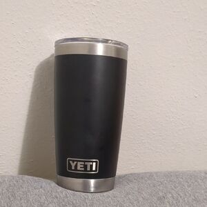 YETI 20 Oz Black Tumbler